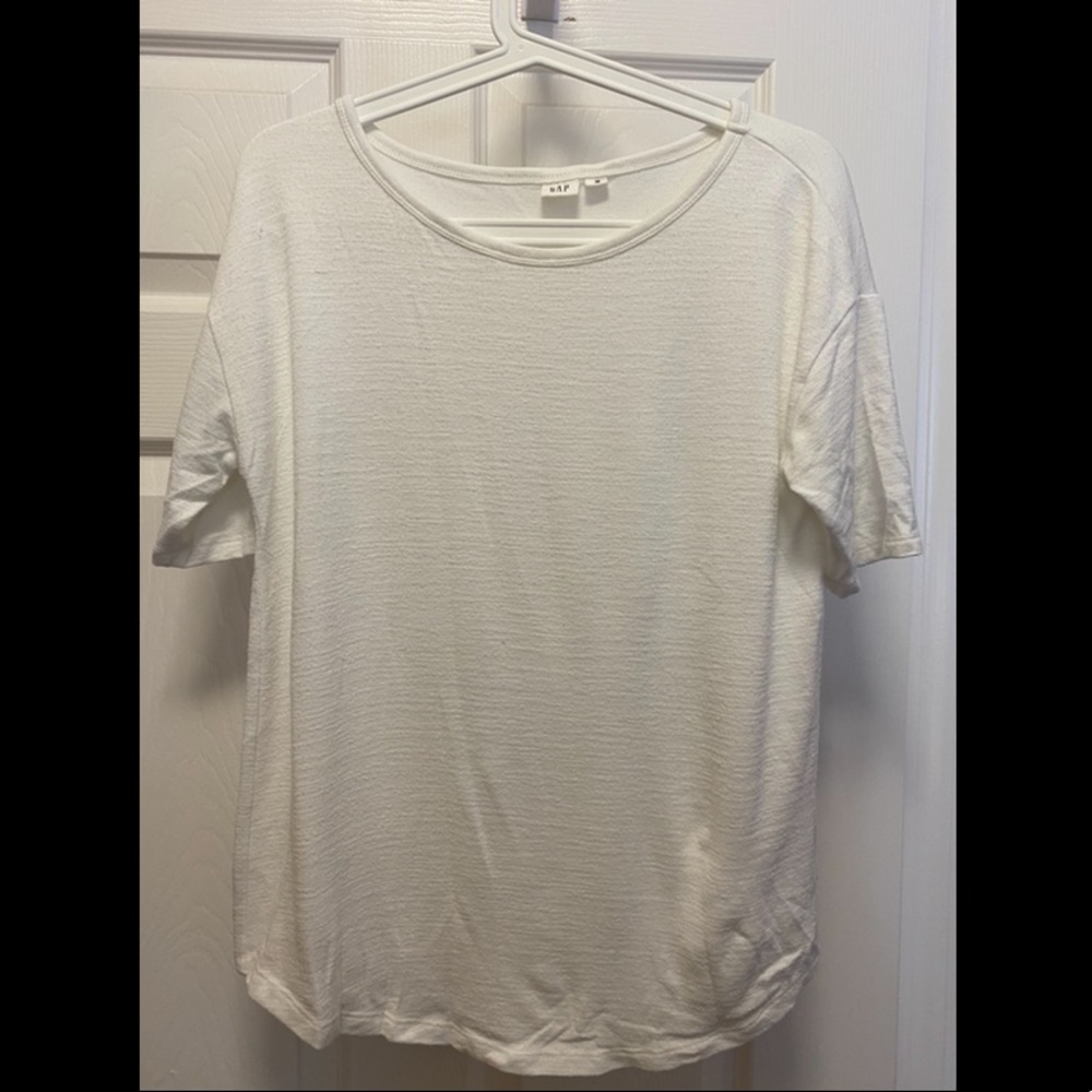 Gap tee